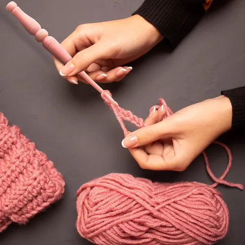 Vista 4 de Ommi - Ganchos de ganchillo con mango ergonómico, gancho de ganchillo hecho a mano de 7 pulgadas, aguja de tejer, tejido de hilo para manualidades