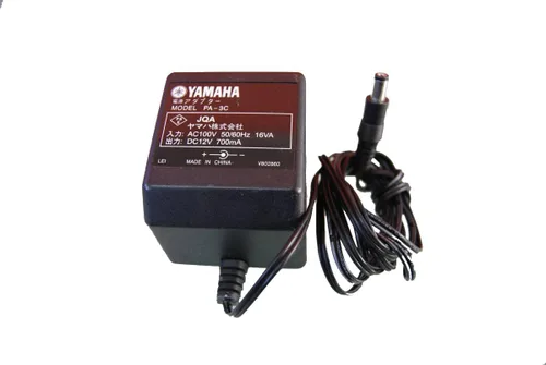 Vista 2 de Adaptador de CA original Yamaha Fuente de alimentación DC12V 700mA 12.5W Modelo: PA-3C 12V