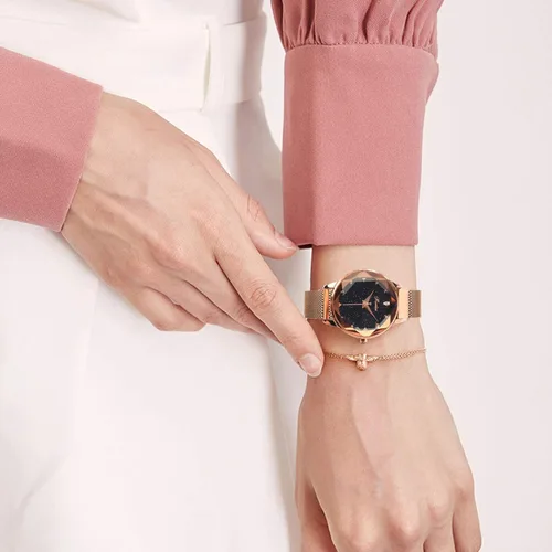 Vista 4 de RORIOS Reloj de pulsera simple para mujer, con esfera de cielo estrellado, hebilla de banda de malla, fácil de usar con diamantes simulados, reloj