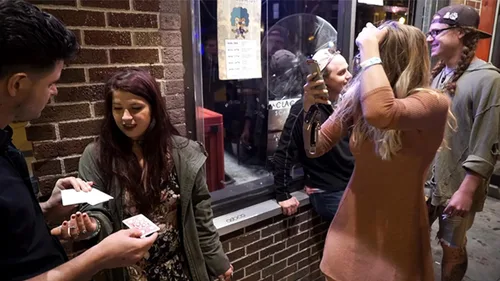 Vista 6 de B'Wave Deluxe por Max Maven (trucos e instrucciones en línea) - Truco