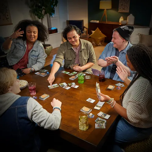 Vista 6 de Magic: The Gathering Las Cavernas Perdidas de Ixalan Caja Booster de coleccionista (15 cartas mágicas)