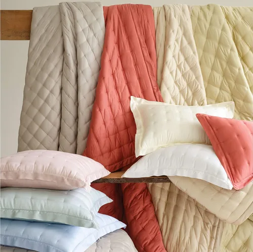 Vista 3 de Pine Cone Hill Silken - Manta gris sólido, tamaño King, patrón sólido gris