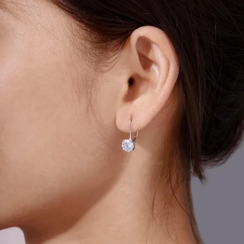 Vista 7 de Tienda Essentials Pendientes de plata de ley chapados en platino con circonita con elementos infinitos (anteriormente colección Tienda)