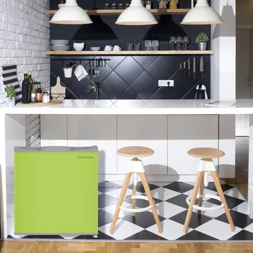 Vista 4 de Igloo FR100 Heladera, 1.7 pies cúbicos. Color negro