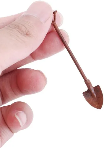 Vista 7 de Juego de 4 herramientas de jardín en miniatura para casa de muñecas 1:12, mini azada oxidada y horca de hadas, accesorios de jardín, adornos