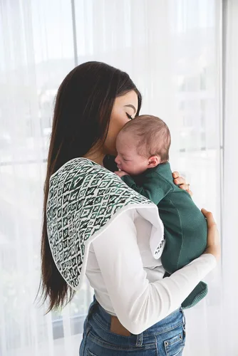 Vista 5 de Copper Pearl Paños Premium para Eructos de Bebé - Paquete de 3 Paños Grandes de Algodón para Eructos, Trapos Extra Suaves para Regurgitación con 3