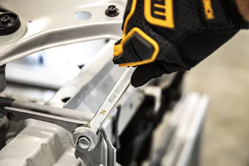 Vista 4 de GEARWRENCH Llave de trinquete combinada con arco oscilante de 4 grados y 12 puntos de 6 mm - 86906