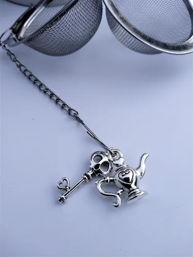 Vista 3 de Bola infusora de té con llave de calavera y tetera para elaboración de hojas sueltas