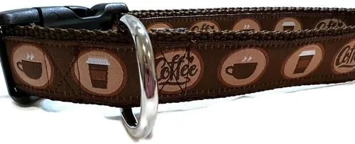 Vista 2 de Collar de perro café mediano – Collar marrón ajustable hecho a mano con estampado de café