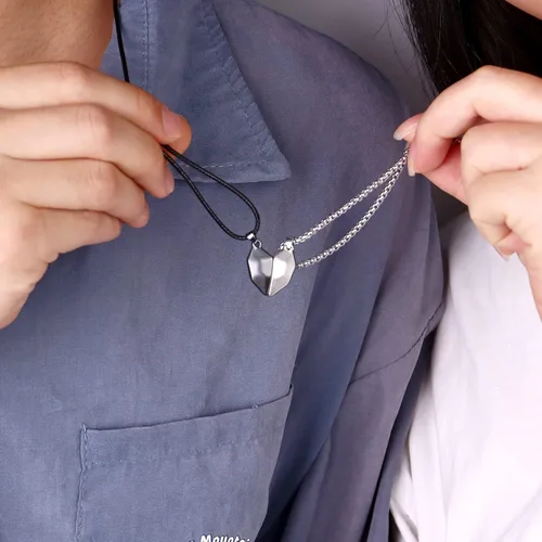 Vista 2 de THUNARAZ Collares a juego de dos almas con un corazón para parejas collares creativos de piedra de deseos pulseras de cuerda trenzada Pandent