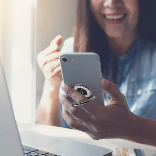 Vista 2 de Soporte adhesivo para anillo de teléfono para teléfono y funda de teléfono (negro brillante)