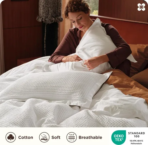 Vista 3 de Bedsure Funda de edredón de 100% algodón tamaño individual, tejido gofre, color blanco coco, GentleSoft y transpirable, juego de cama para regalo, 2