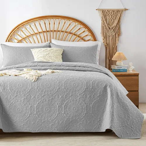 Vista 14 de WURUIBO Juego de edredón beige tamaño individual, colcha de microfibra en relieve con funda de almohada, colcha ligera transpirable fina, juego