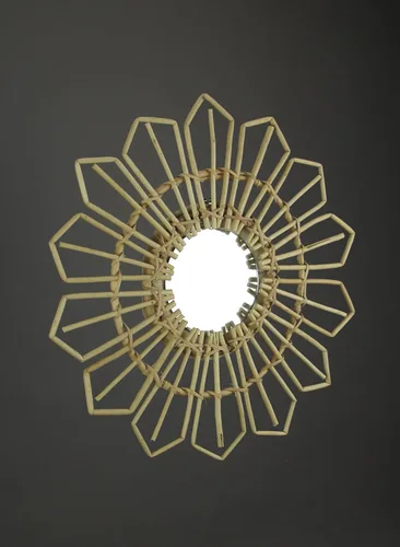 Vista 2 de Espejo de pared de diseño geométrico enmarcado mimbre de sauce natural de 17 pulgadas de diámetro