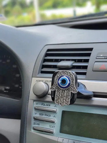 Vista 3 de LUCKBOOSTIUM Hamsa - Dije de mano con imán contra el mal de ojo, llavero para nevera, oficina y cocina, accesorio de buena suerte y bendición, plata