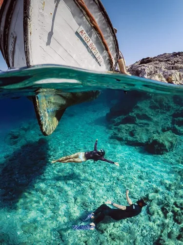 Vista 7 de GoPro Floaty (HERO12 Black/HERO11 Black/HERO10 Black/HERO9 Black) - Official GoPro Accessory