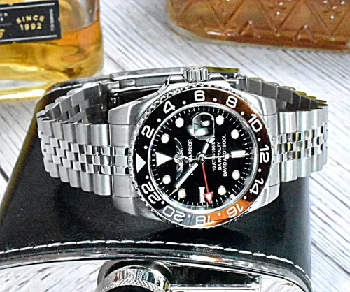 Vista 5 de TIME WARRIOR GMT - Reloj de cuarzo para hombre, bisel de cerámica, cristal de zafiro, bisel rojo y negro, para hombre, Reloj de cuarzo, buceador