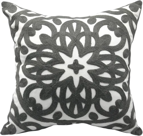 Vista 47 de Alysheer Funda de almohada decorativa bordada de 18 x 18 pulgadas, acogedora y fresca funda de cojín bohemia con diseño de mandala chic de punto