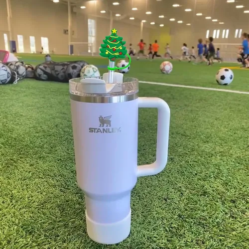 Vista 6 de 4 piezas de adornos para popote de Navidad, cubierta de popote Stanley de Amreich Christmas Stanley, vaso de 30 onzas y 40 onzas con asa, fundas