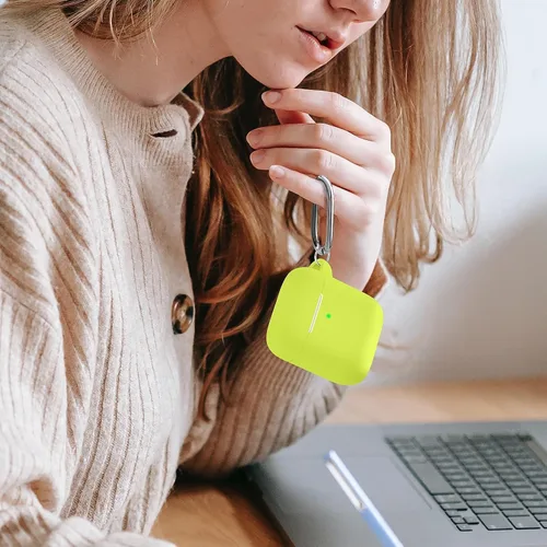 Vista 130 de Funda Protectora para AirPods 1/2, viene con kit de limpieza, funda protectora de silicona suave con hebilla, compatible con estuche de carga