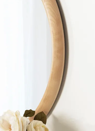 Vista 8 de Kate and Laurel Pao - Espejo de pared redondo moderno de madera; 28; madera natural; espejo circular escandinavo decorativo para una decoración