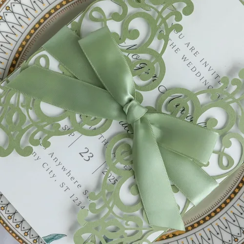 Vista 16 de ponatia 25 tarjetas de invitaciones de boda de 5.12 x 7.1 pulgadas con purpurina plateada cortadas con láser con sobres para tarjetas de invitación