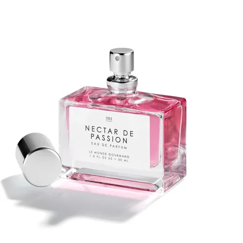 Vista 146 de Le Monde Gourmand Fraise Fouettée Eau de Parfum - 1 fl oz (1.0 fl oz) - Notas de perfume de vainilla, fresa, azúcar