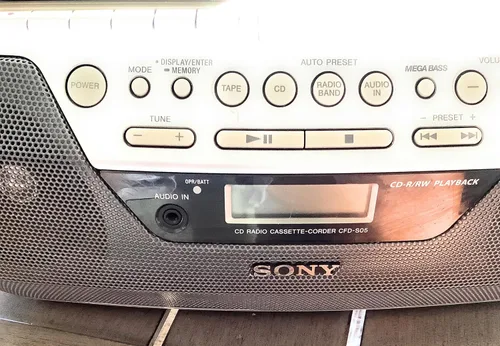 Vista 5 de Sony CFD-S05 Grabadora de casete de radio CD con cable auxiliar (6 pies) (renovado)