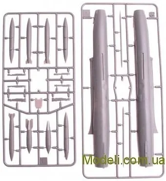 Vista 2 de Avión de entrenamiento soviético SUKHOI SU-7U 1/72 72005