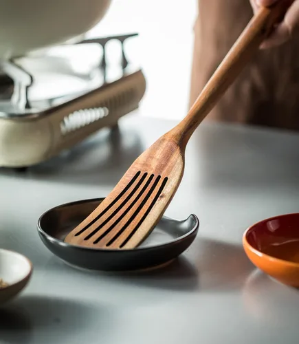 Vista 9 de LYEOBOH Soporte de cuchara para encimera de cocina, soporte grande para cuchara de cocina, soporte de cuchara de cerámica de 5 pulgadas
