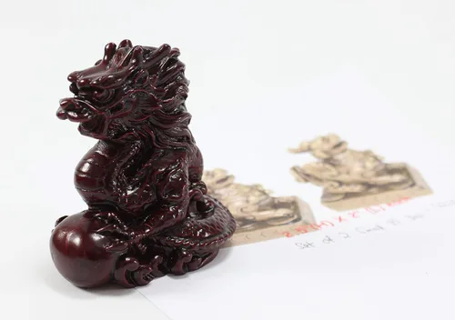 Vista 3 de Poderoso Dragón - Figura coleccionable japonesa china asiática roja pisapapeles