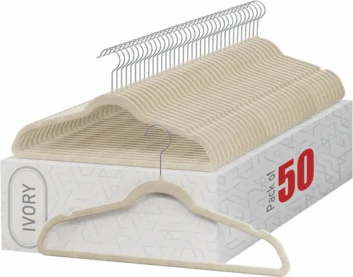 Home-it Paquete de 50 perchas de terciopelo de alta calidad, perchas antideslizantes para trajes, color marfil, perchas de ropa resistentes para