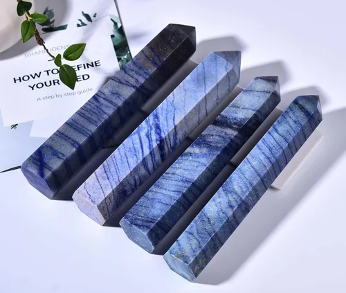 Vista 3 de AMOYSTONE Torre de obelisco de cristal curativo extra grande de aventurina azul con punta de cristal, decoración Reiki 1-1.2 KG