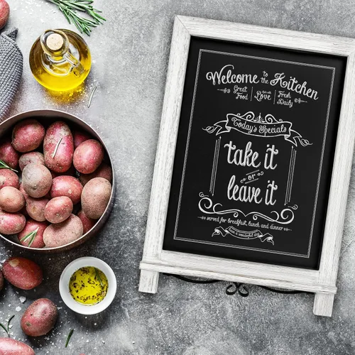 Vista 8 de HBCY Creations Pizarra de mesa rústica azul y blanco con patas/letrero vintage para mesa de boda, tablero de notas para encimera de cocina