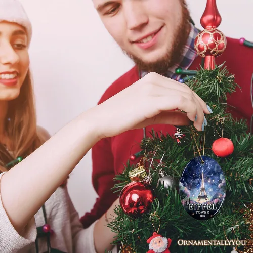 Vista 5 de Adorno de Navidad Majestic Night View de la Torre Eiffel, recuerdo de Francia y regalo (óvalo)