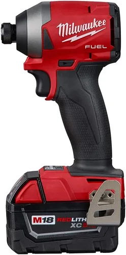 Vista 2 de Milwaukee 2853-22 M18 FUEL 1/4" Hex Impact Driver XC Kit