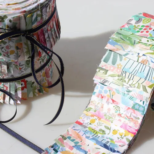 Vista 8 de Rollos de gelatina para acolchar de 2.5 pulgadas, tiras de tela precortadas con estampado floral, rollo de retazos, 42 piezas