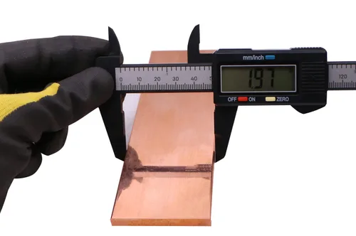 Vista 2 de VERNUOS 1/4" x 2" C110 Barra plana de cobre sólido de 6" de largo, .23" de placa para laminador