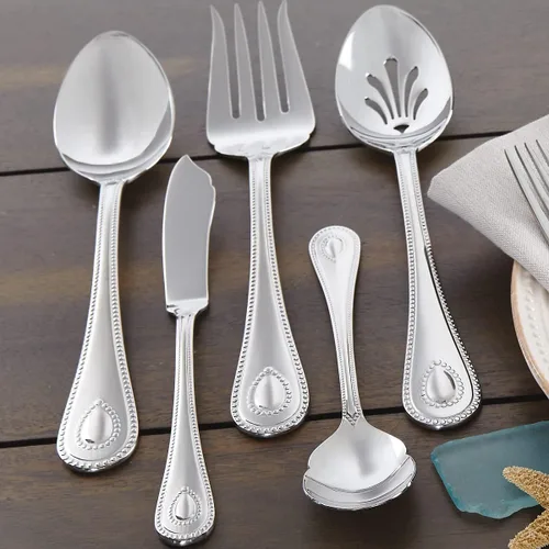 Vista 5 de Juego de Cubiertos Lenox para 12, Juego de Cubiertos French Perle de 65 Piezas con Utensilios para Servir, Servicio para 12, Elegantes Utensilios