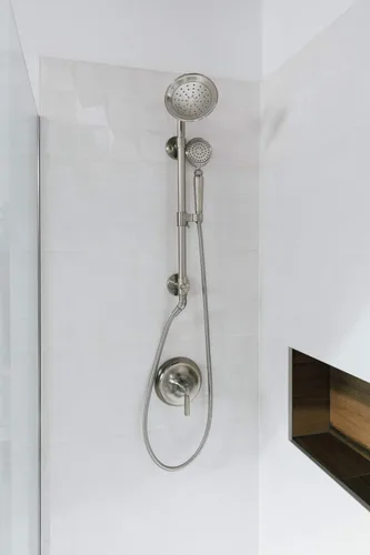 Vista 7 de Kohler K-9514-CP KOHLER K-9514 MasterShower - Manguera de ducha de mano de 60 pulgadas con base giratoria