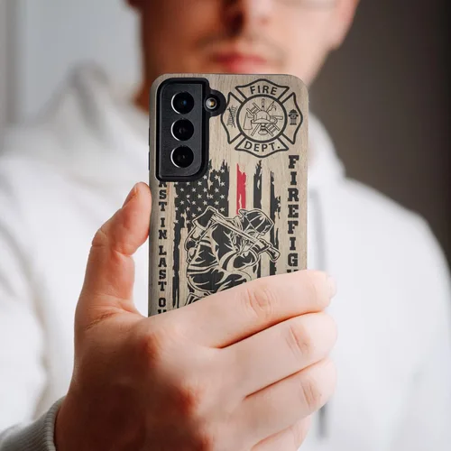 Vista 42 de Funda de teléfono personalizada con bandera estadounidense de madera, diseño de bombero de línea roja, diseño de bombero, regalo personalizado