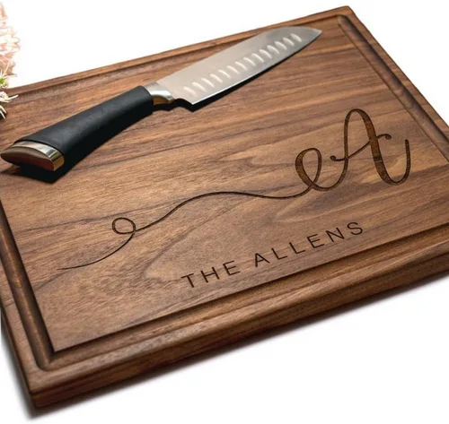 Vista 14 de Tabla de cortar personalizada, idea de regalo de boda, aniversario o inauguración de la casa, charcutería grabada en madera, para parejas