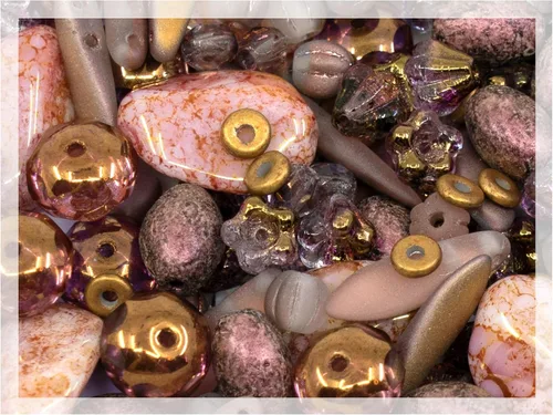 Vista 3 de Mezcla de cuentas prensadas de vidrio de Bohemia checa, mate y brillante, hechas a mano, color rosa cobre antiguo