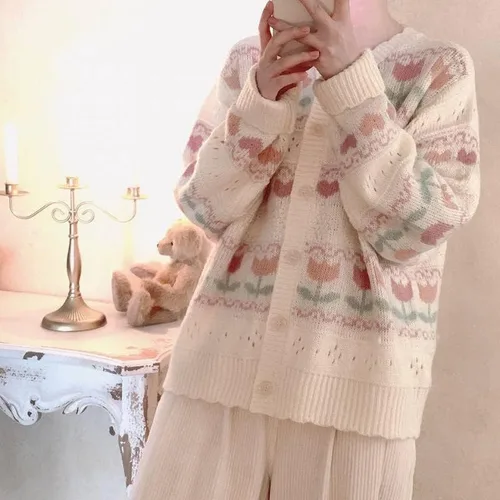 Vista 3 de CYee Suéter de punto con estampado floral Y2K para mujer, suéter de manga larga con botones, suéter estético para exteriores