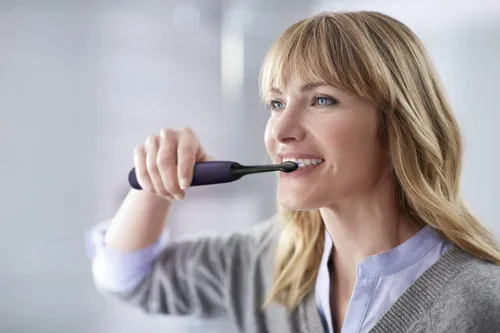 Vista 5 de Philips Sonicare ProtectiveClean 6100 - Cepillo de dientes eléctrico recargable, con sensor de presión, 3 modos de limpieza, SmarTimer y QuadPacer