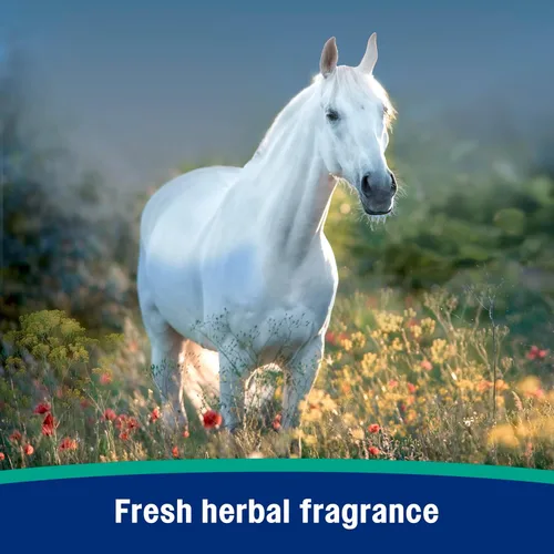 Vista 4 de Farnam Nature's Defense - Aerosol natural para moscas de caballo, concentrado líquido, mezcla con agua, 32 onzas, un cuarto de galón