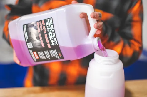 Vista 2 de P&S Detailing Products N26 - Limpiador de ruedas Brake Buster sin ácido (1 galón)