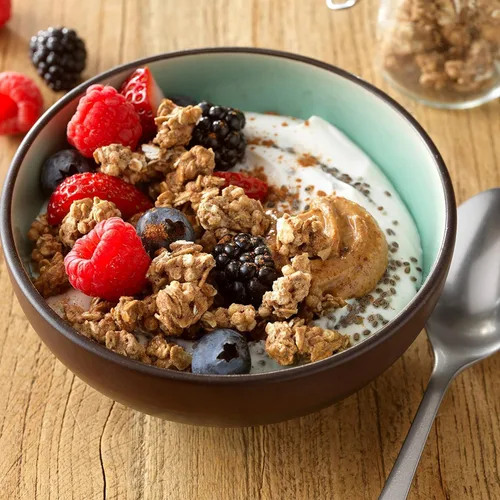 Vista 4 de Quaker - Cereales para el desayuno de granola con proteína, sabor a arce y azúcar morena, 18 onzas por caja, paquete de 2