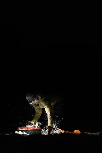 Vista 6 de #555 - Doble potencia - Linterna frontal LED CREE recargable, 1800 lúmenes, carga USB-C, IPX6 impermeable, atenuación continua, incluye cable USB