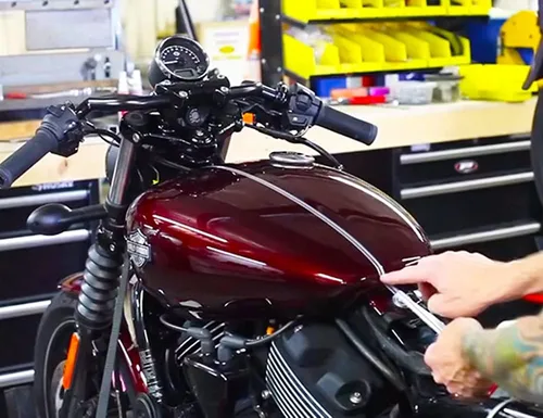 Vista 4 de Cinta de vinilo para pintar rayas en autos - Vinilo para pintar rayas adhesivas DIY con brillo para motocicleta, puerta, instrumento musical, 32